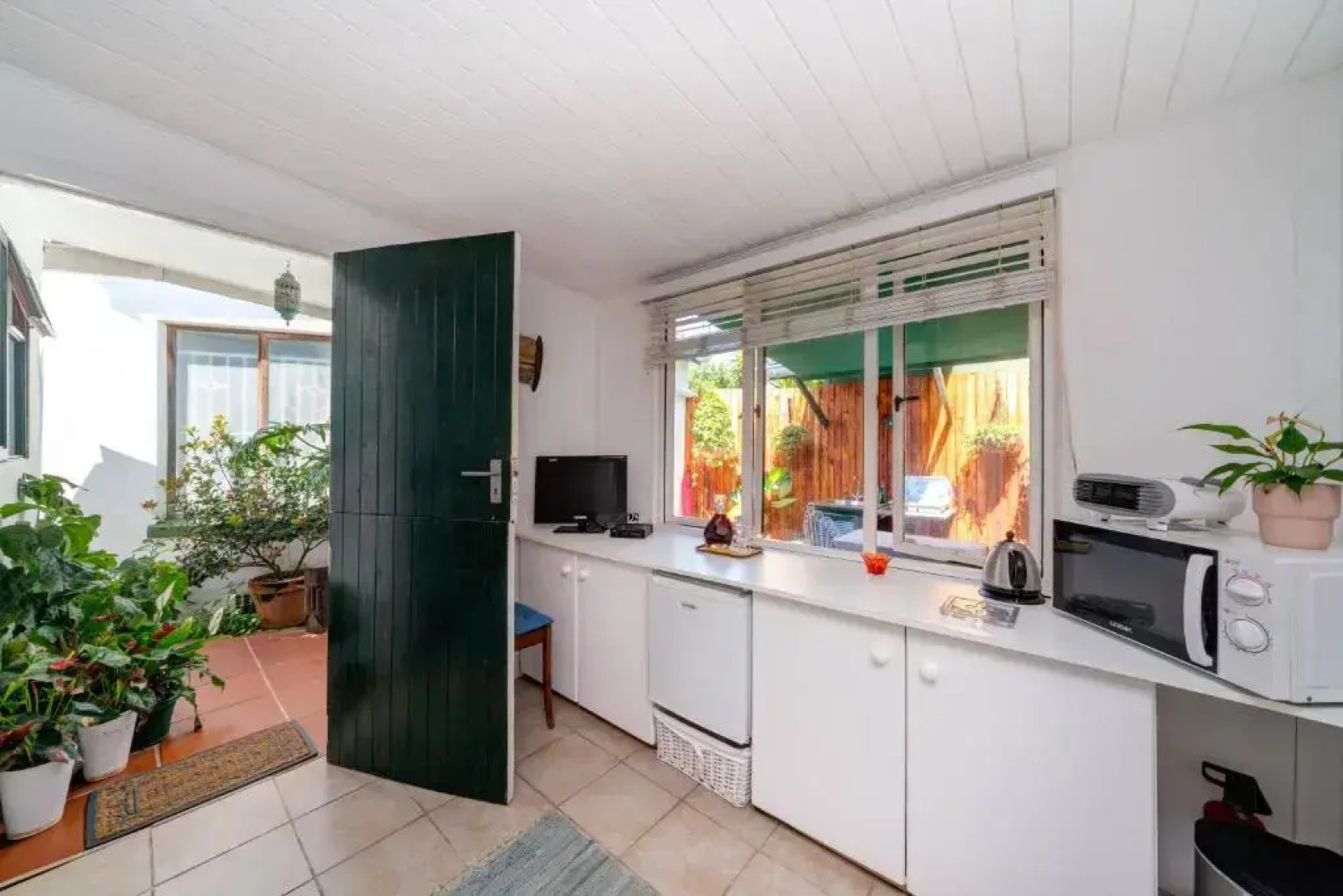 O So Kozi (Adults Only)