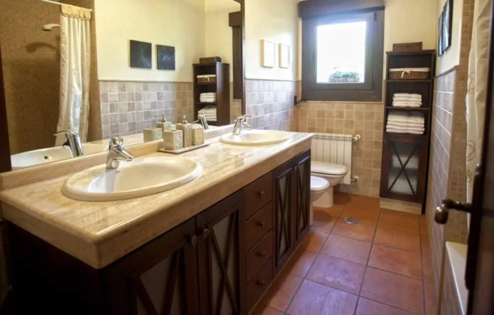 House - 3 Bedrooms with Pool and WiFi - 107943