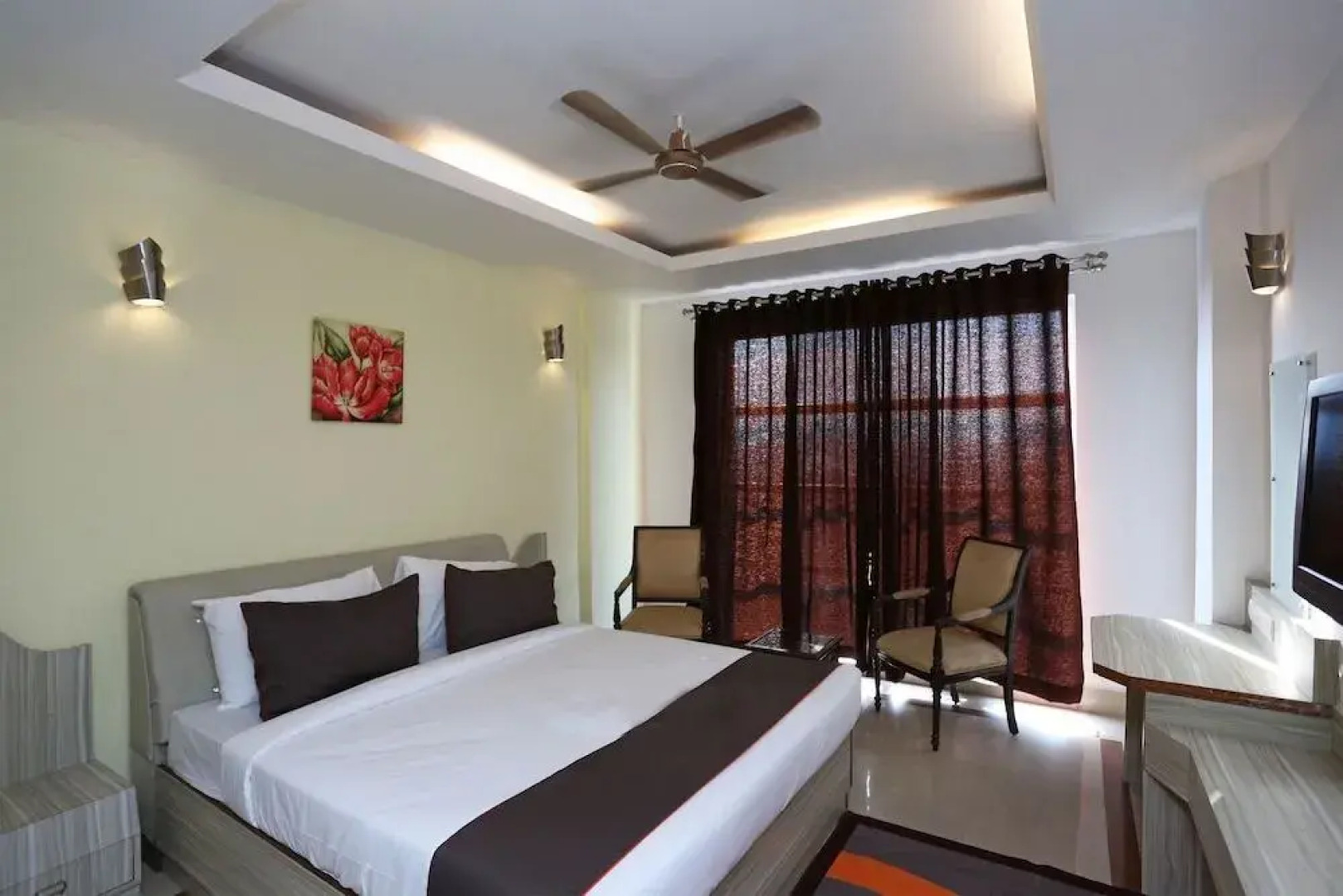 Collection O 186 Hotel Triple C