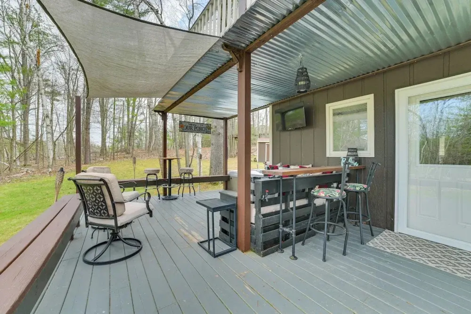 Private Hot Tub & Deck: Gaylord Family Home!