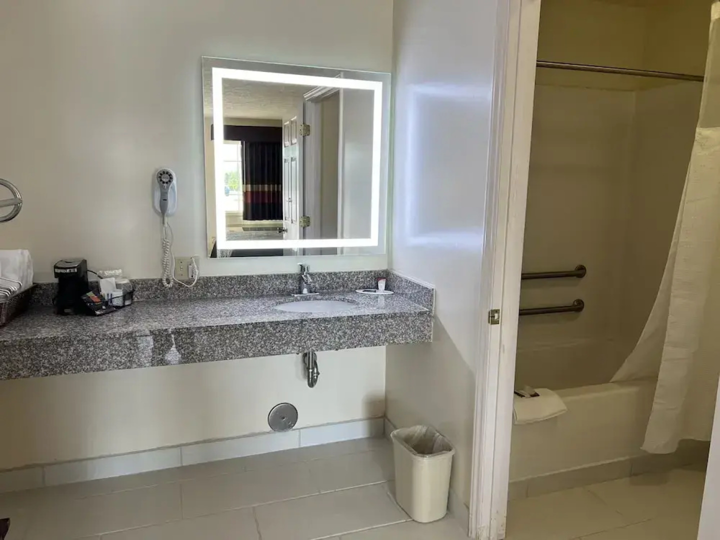 Surry Inn - Dobson - I-77 - Exit 93