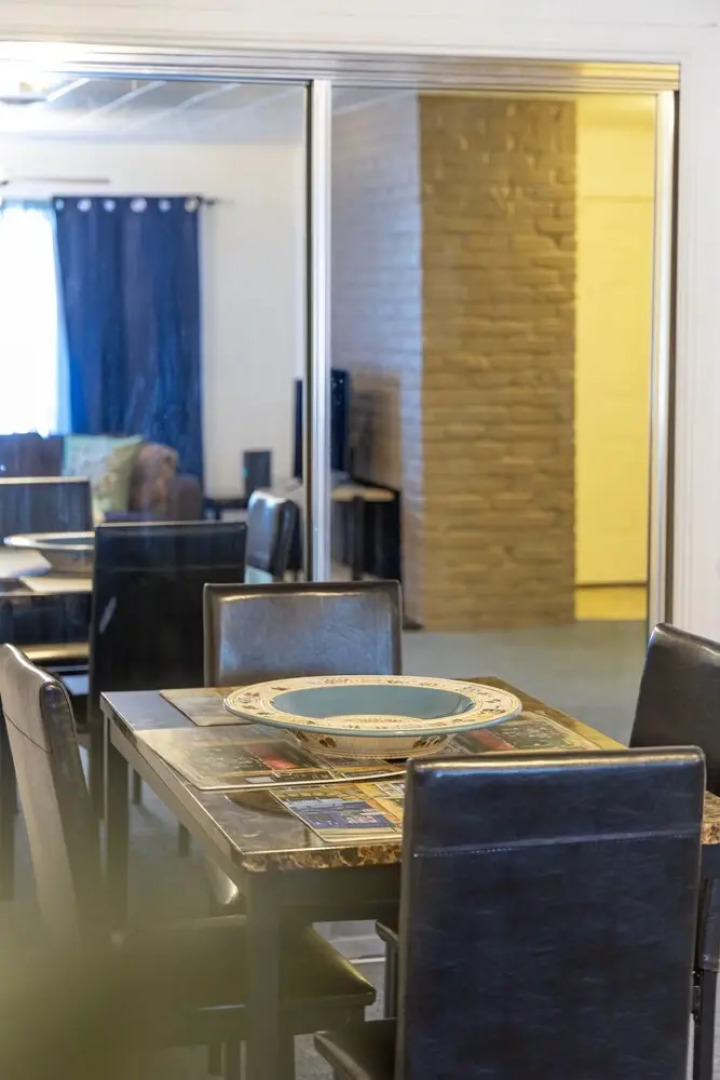 Cozy, 4-bedroom Near Concord Bart