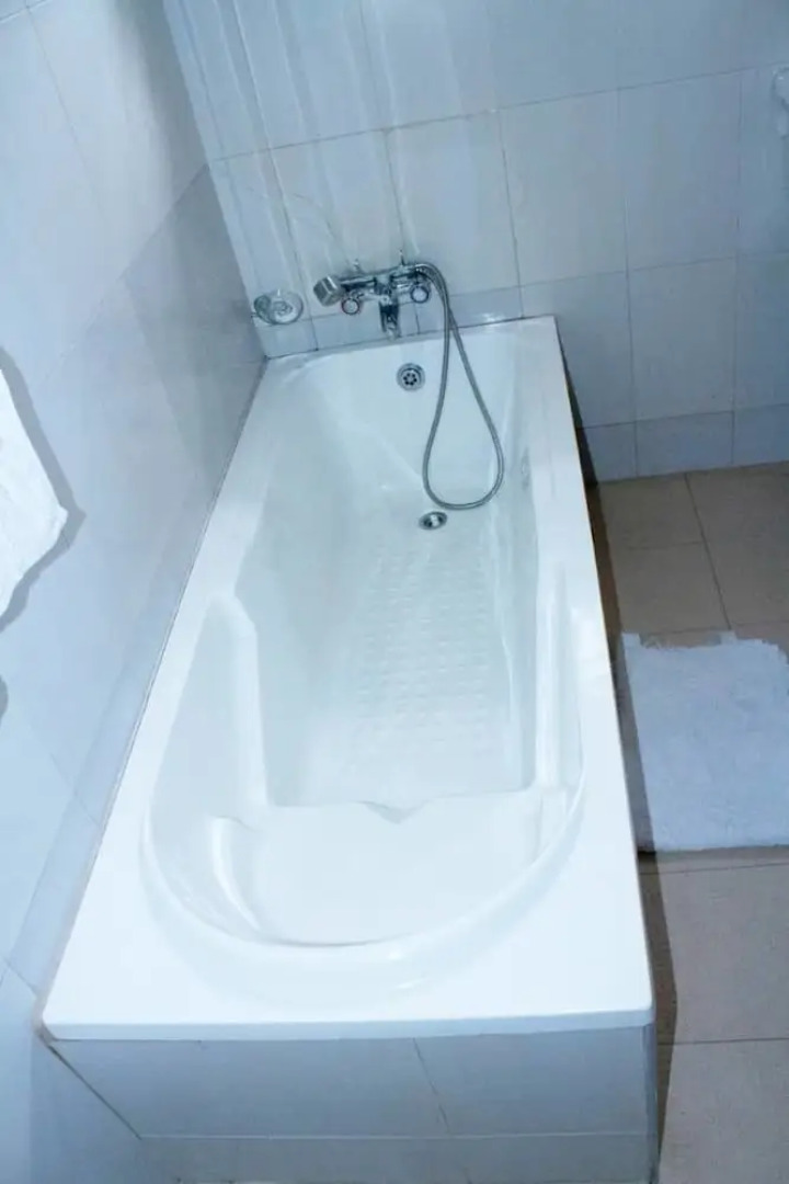 Kwamo Executive Lodge