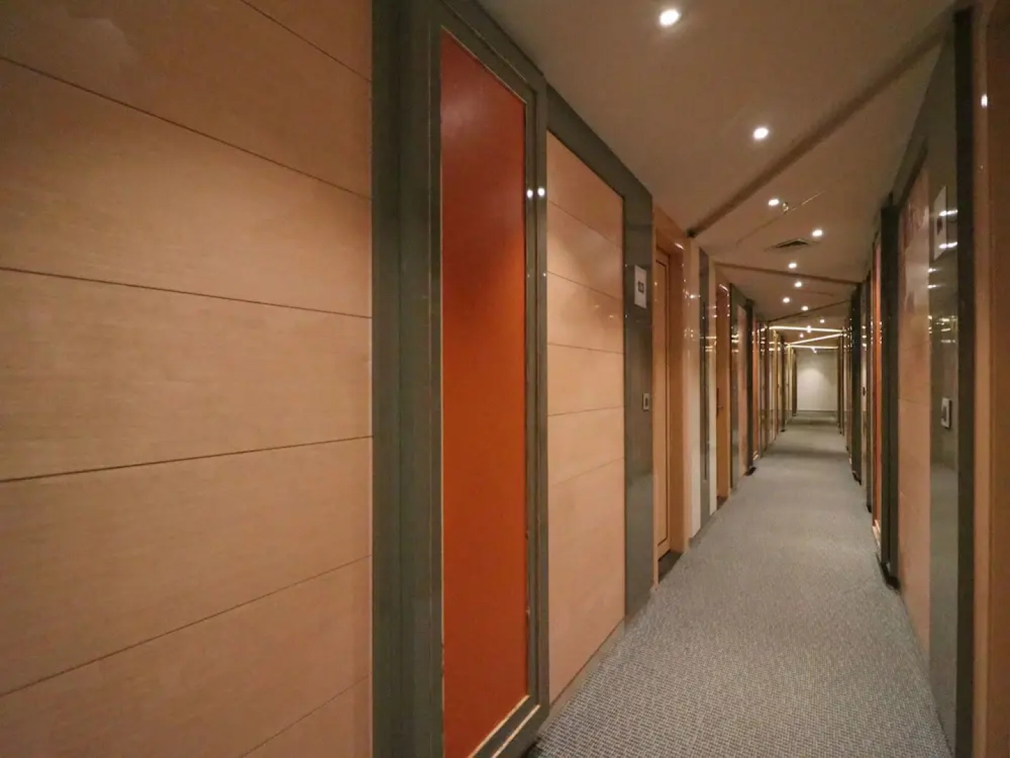 OYO 13616 Hotel Gala Galaxy