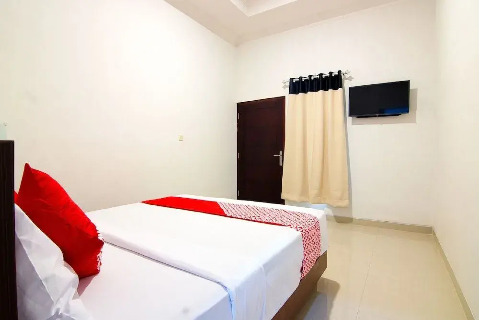 OYO 2421 Joglo Guest House Syariah