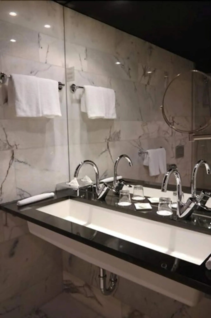 Отель Arcotel John F 