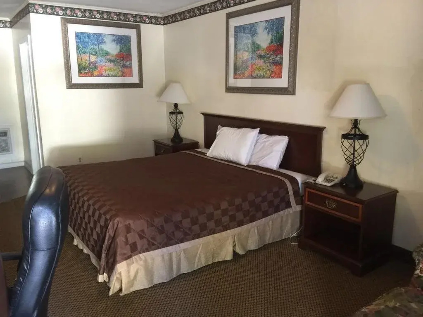 Deluxe Inn - Statesboro