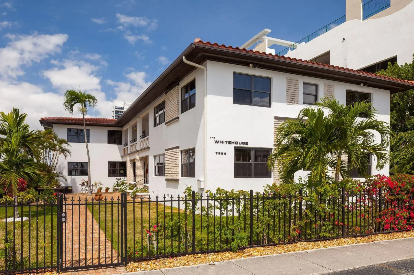 Miami Whitehouse Apartments
