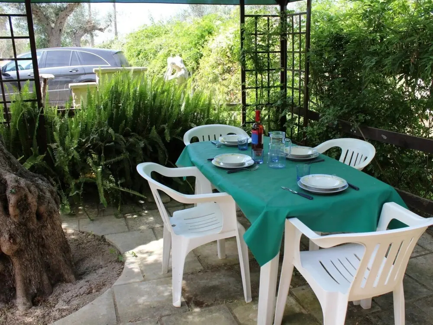 Secluded Holiday Home in Matino With Swimming Pool