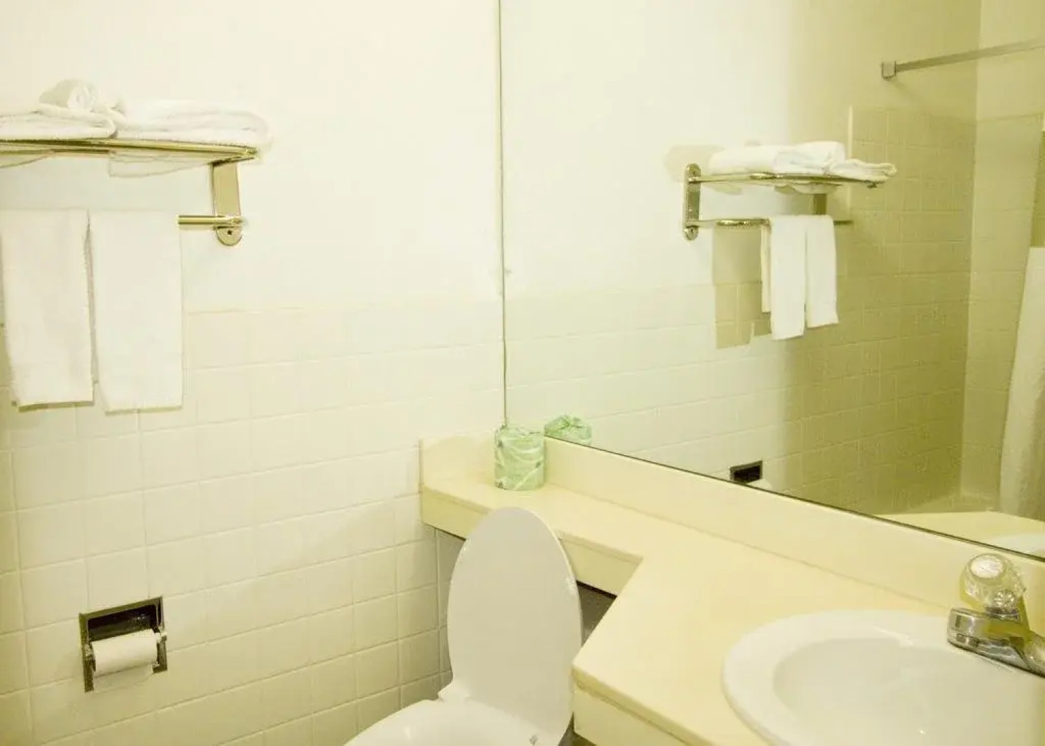 Countryside Suites Kansas City Independence I-70E Sports Complex Hotel