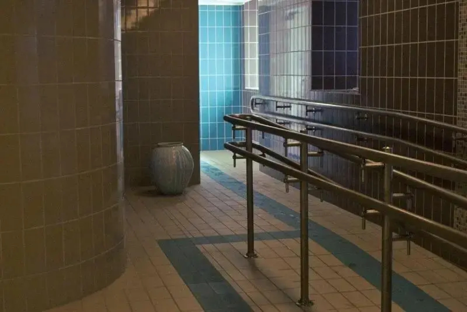 Enter St. Elisabeth Hotel