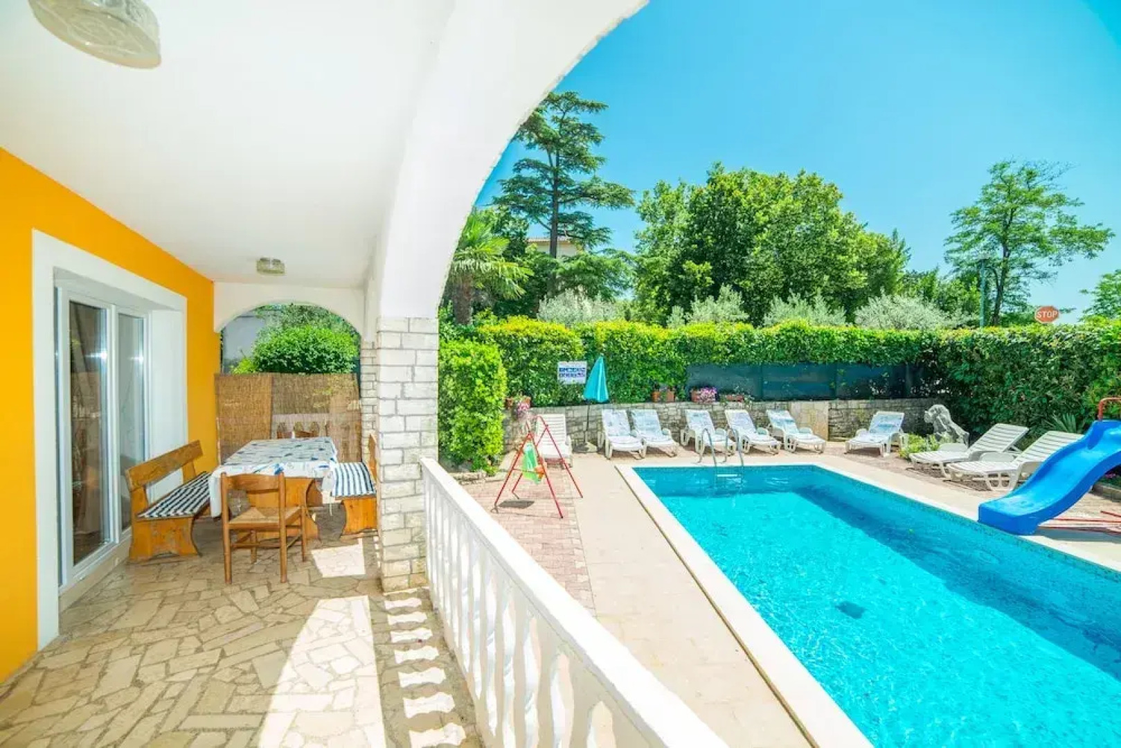 Vacation Pool Apartments