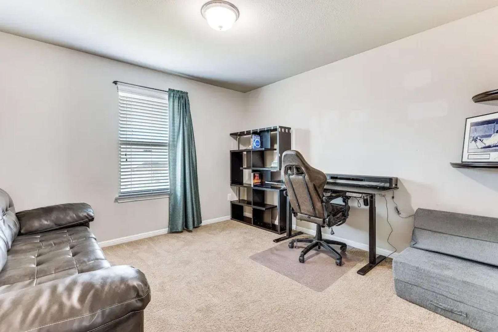 Family Home w/ Pool Access: 5 Mi to Downtown Buda!