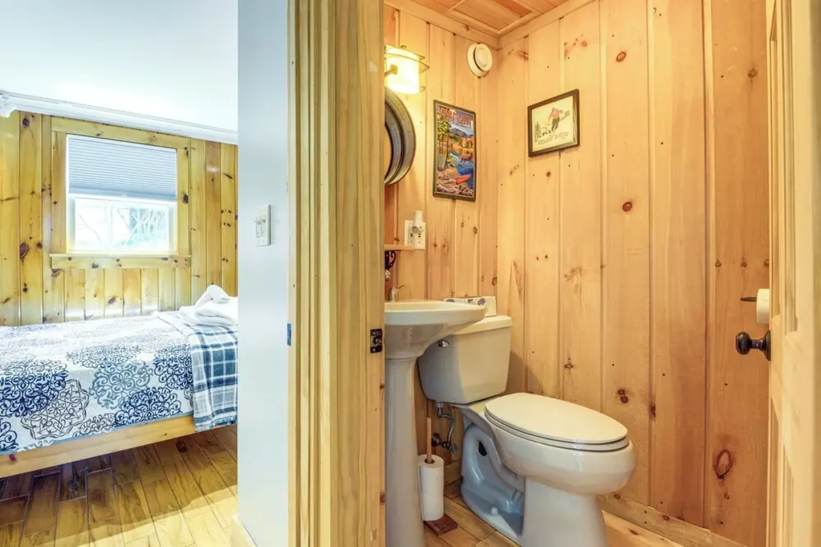 2 Mi to Mt Snow: Warm & Cozy Family Winter Retreat