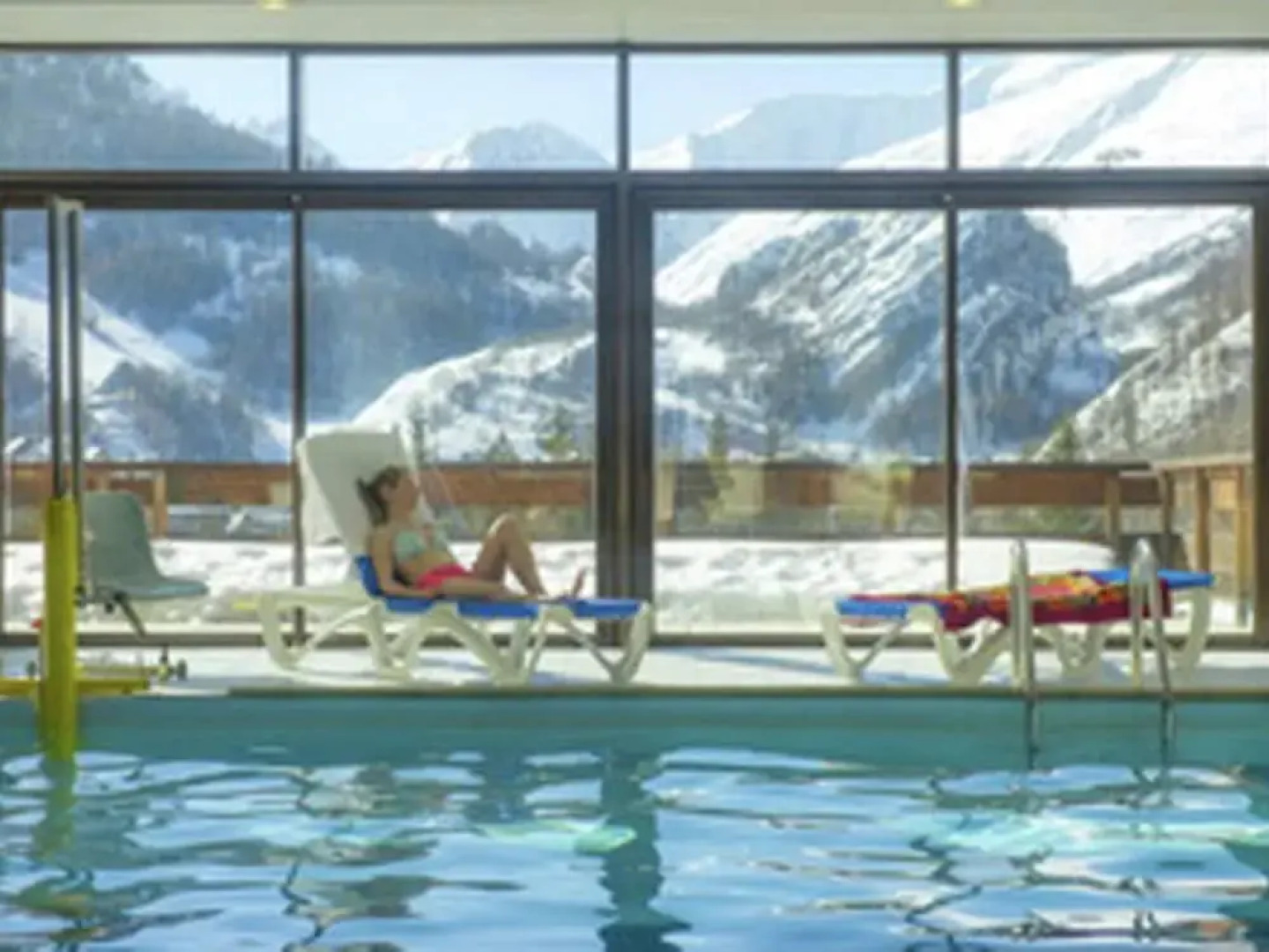 Large apartment with a view near the ski slope of Valloire