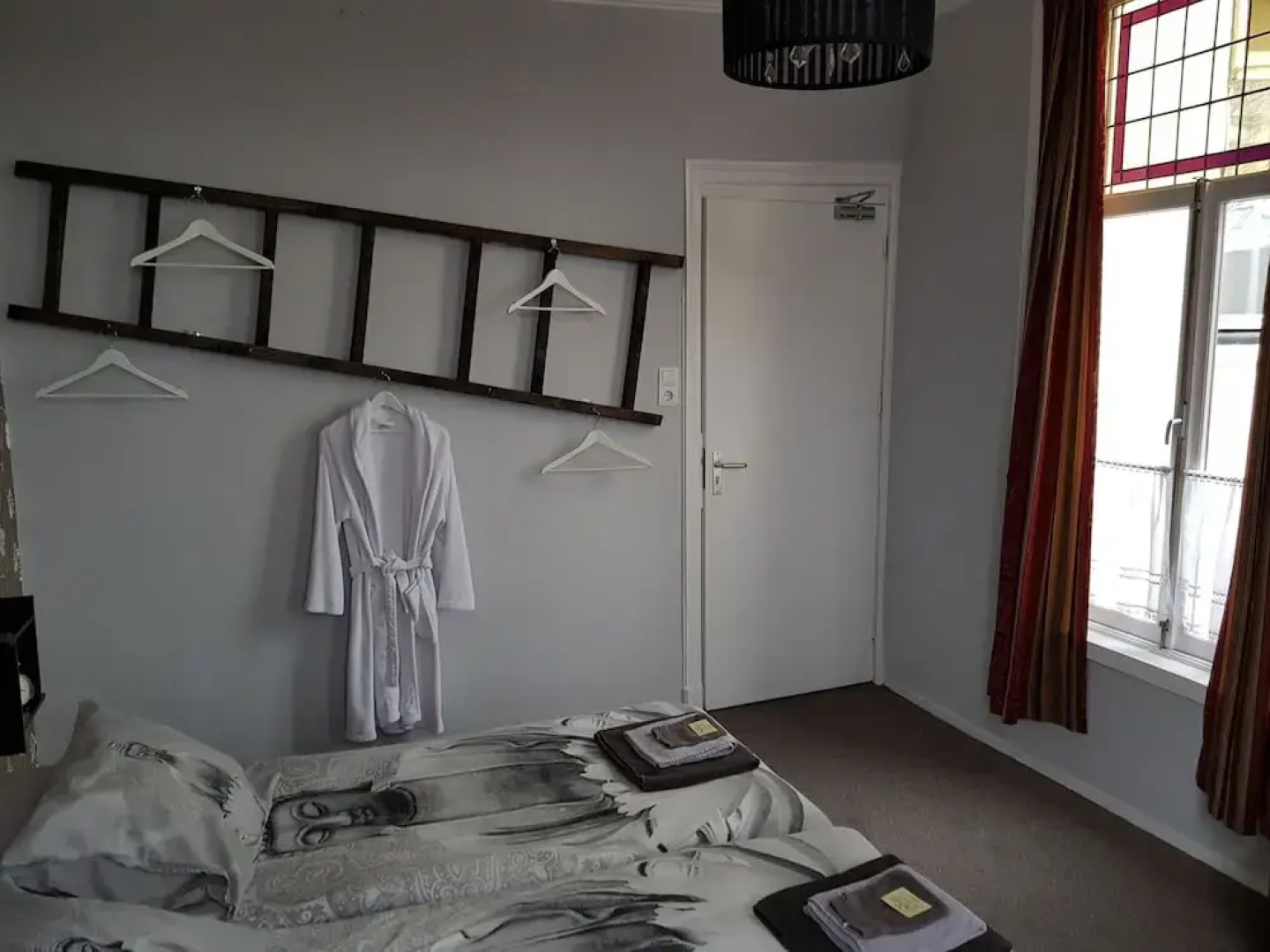 Cafe pension The Chandelier