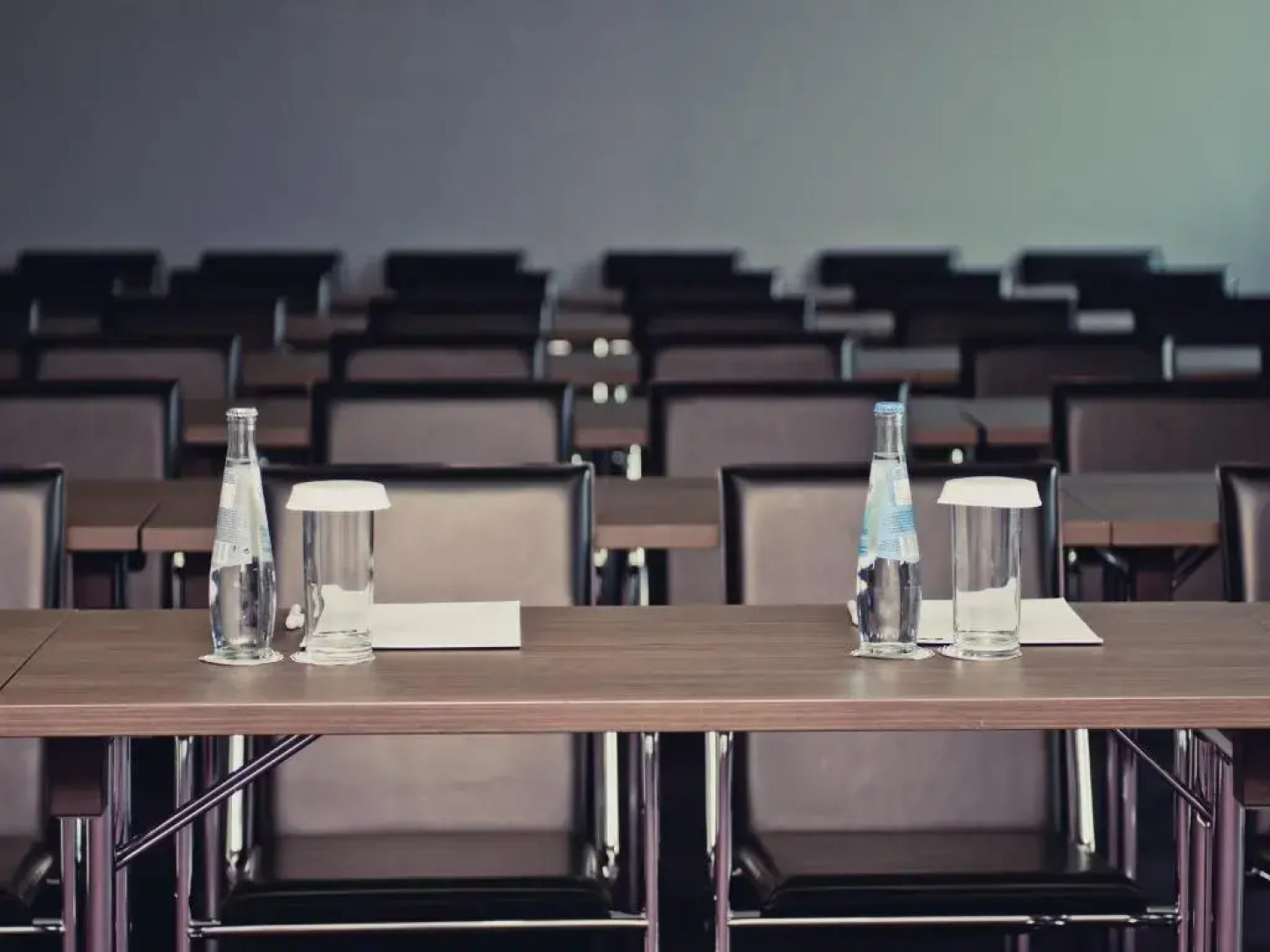 Отель Chirag Plaza Hotel & Business Center