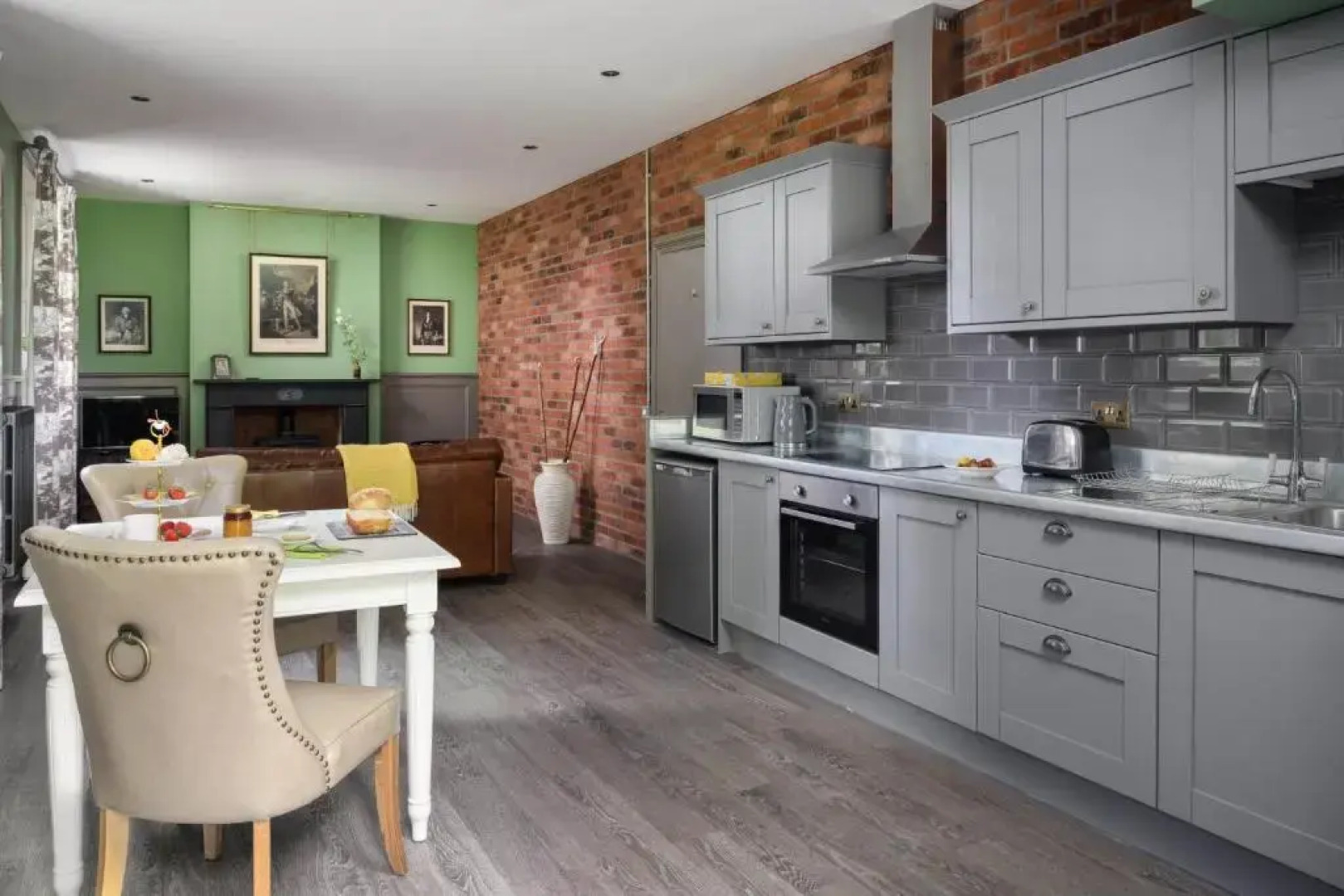 Meikleour Arms Hotel and Restaurant