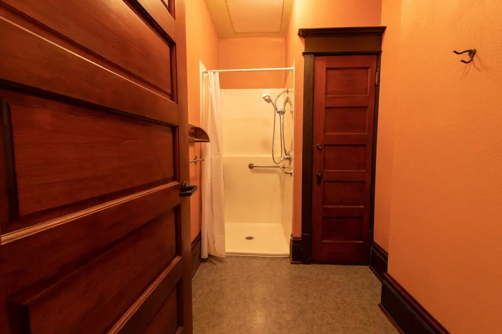 McMenamins Hotel Oregon