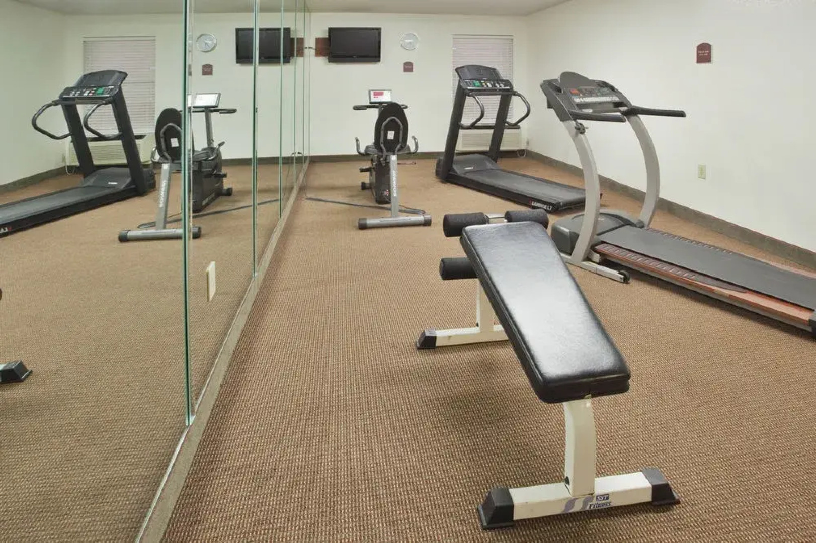 Holiday Inn Express Hotel & Suites Wilson I-95