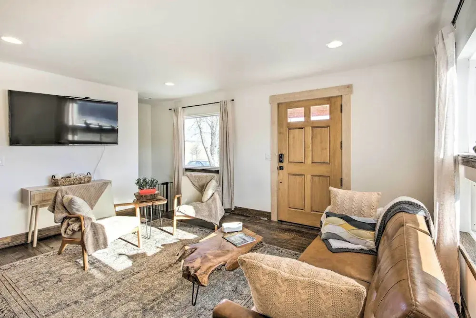 Beautiful Livingston Home w/ Mountain Views