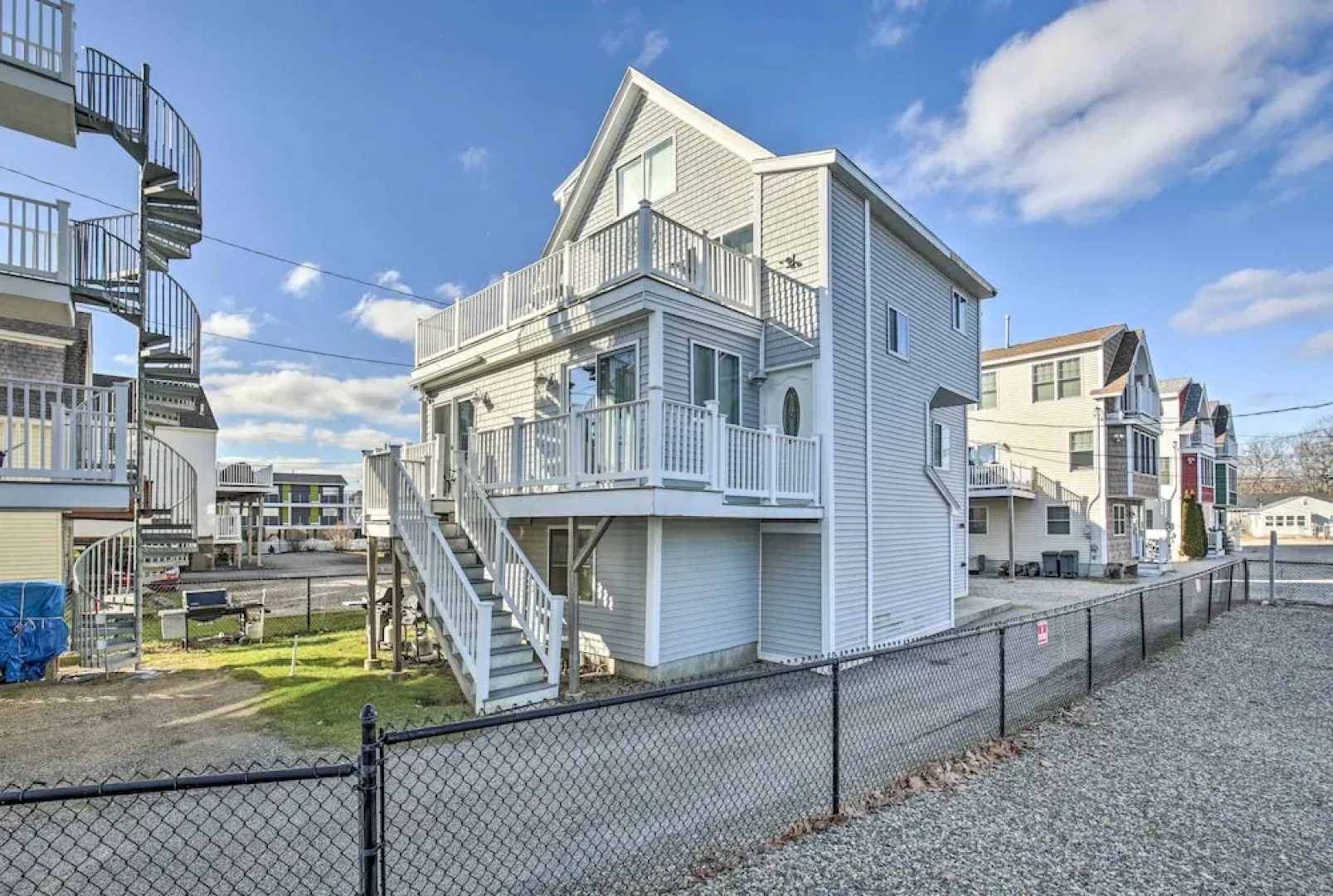 York Beachfront Condo - Steps to Long Sands!
