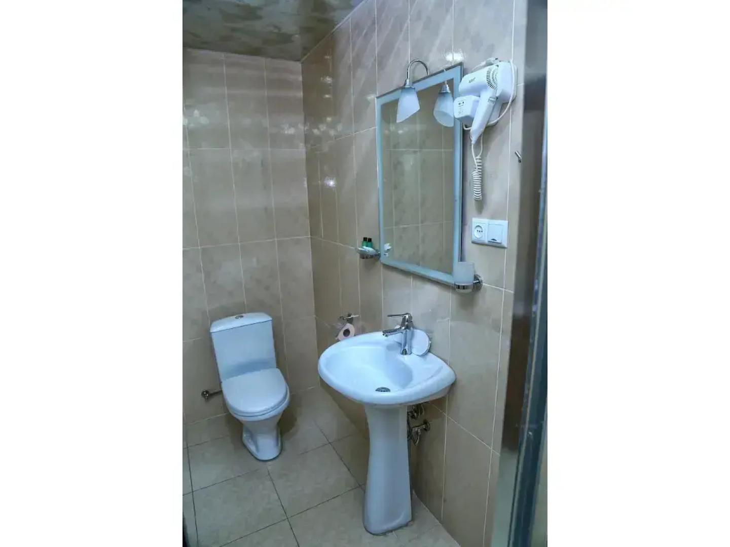 Отель «Лара»