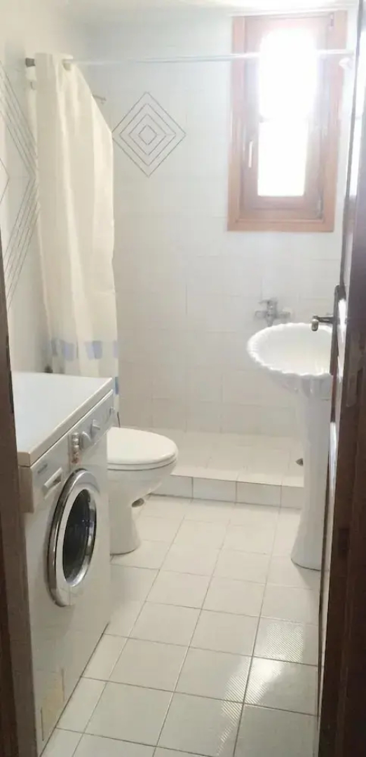 Awesome Home in Kato Assos Peloponne With Wifi and 5 Bedrooms