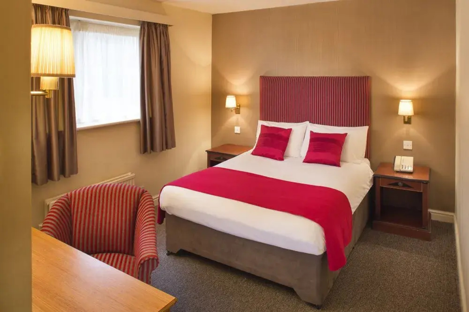 The Hillcrest Hotel, Sure Hotel Collection by Best Western