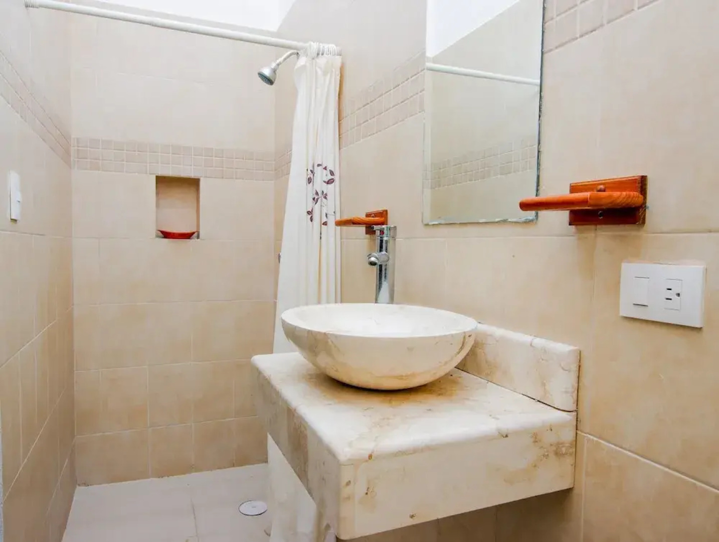 Bakab Hostel & Equestrian Amenities