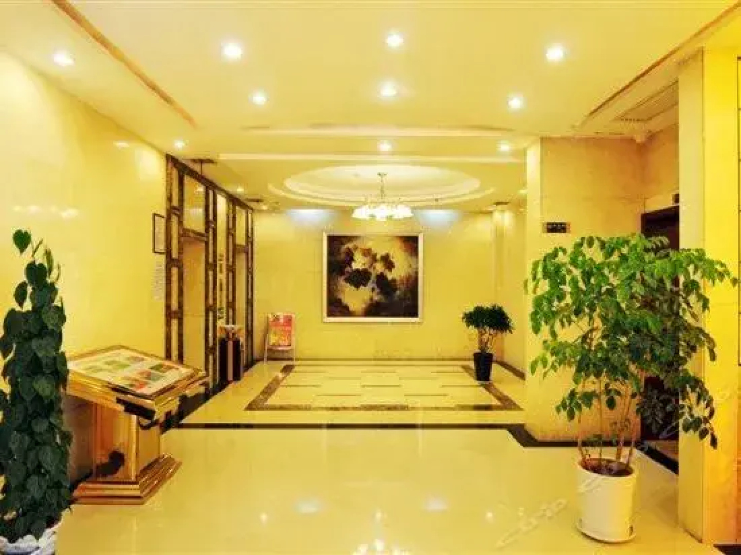Wuyuan Qinghuawu International Hotel