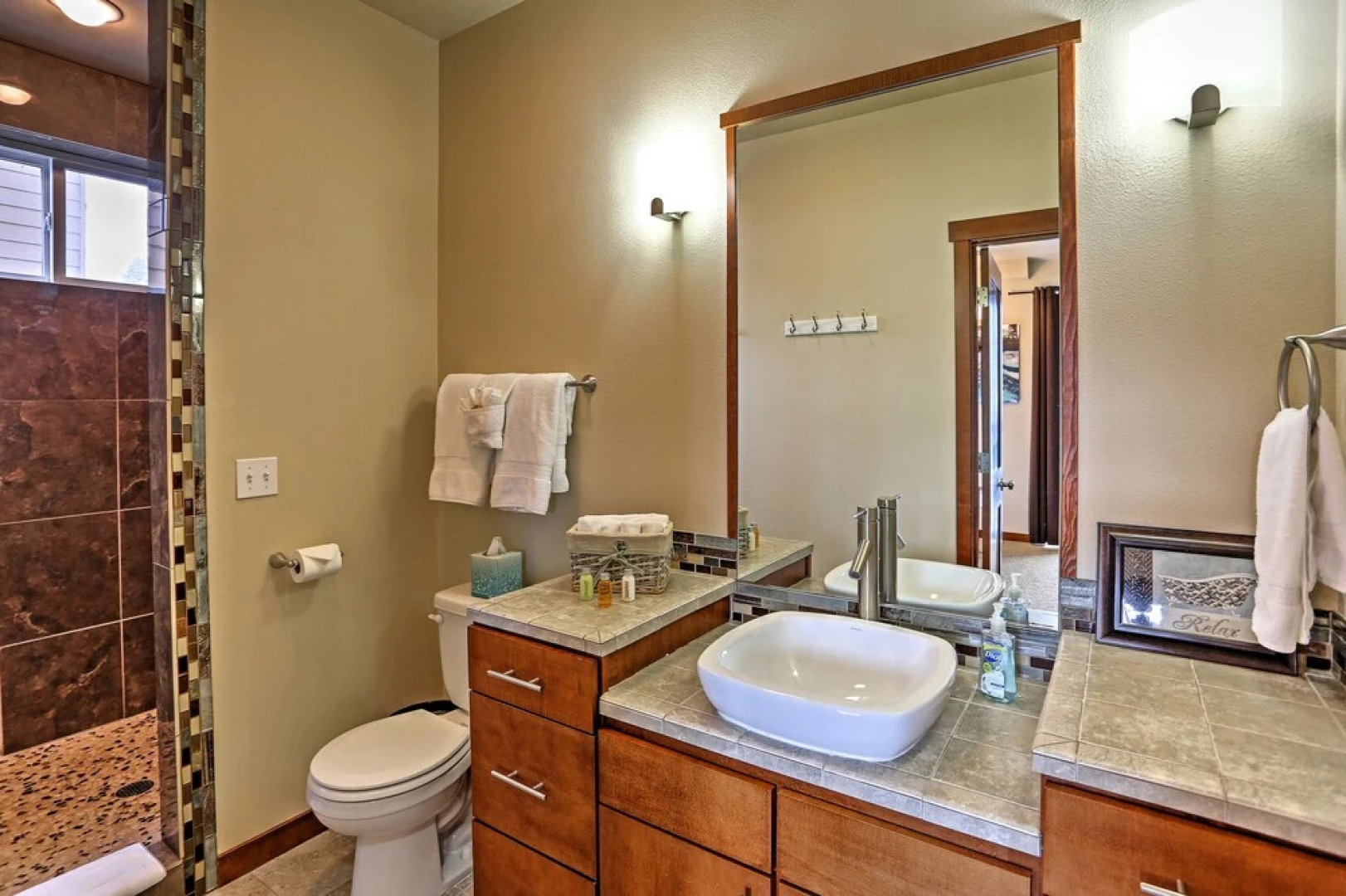 Lake Chelan 'manson Bay' Condo w/ Pool Access!