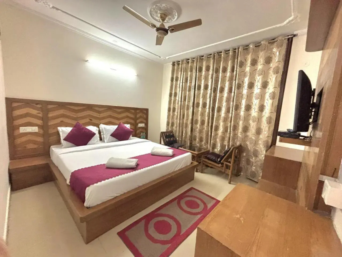 OYO 27648 Kasauli Greens