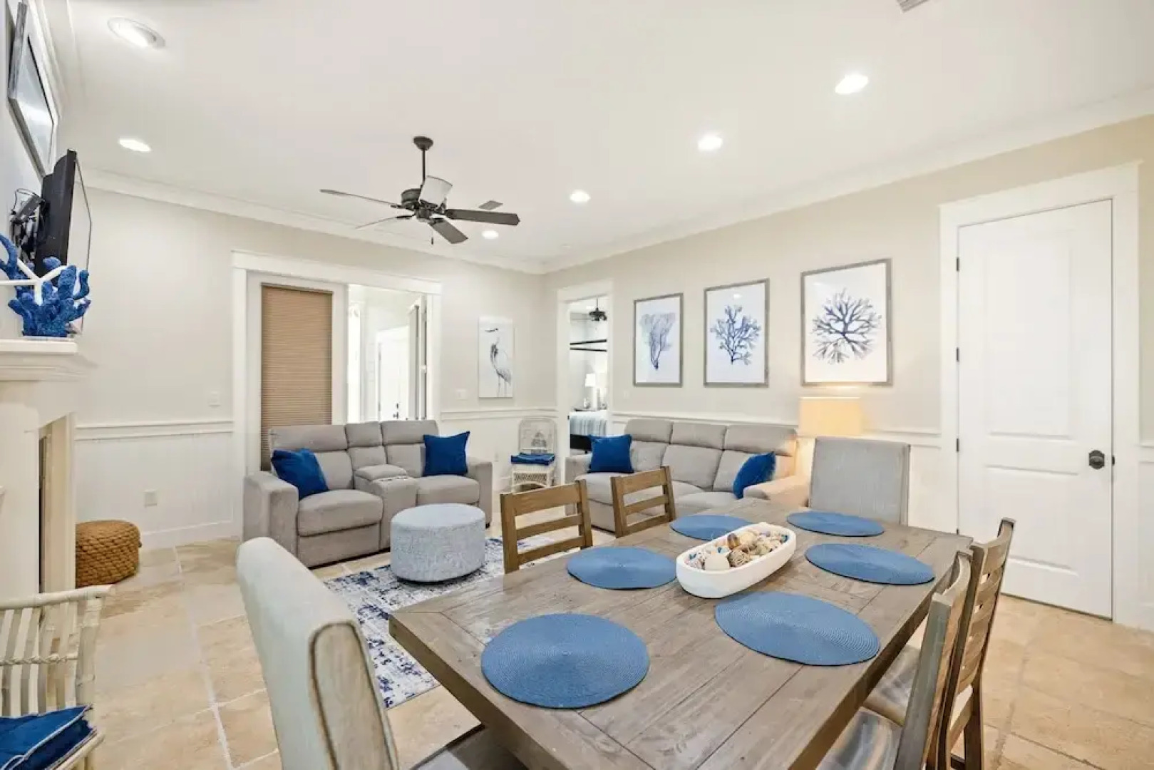 2465 Bungalo 4 Bedroom Home by RedAwning