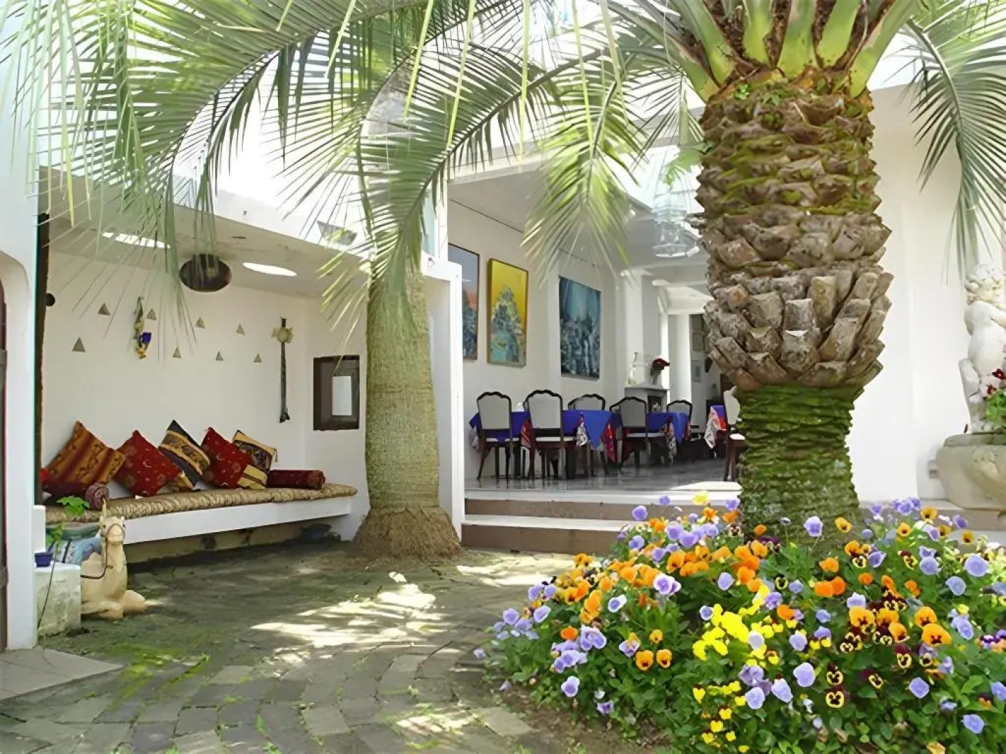 Arabian Art Hotel and Gallery