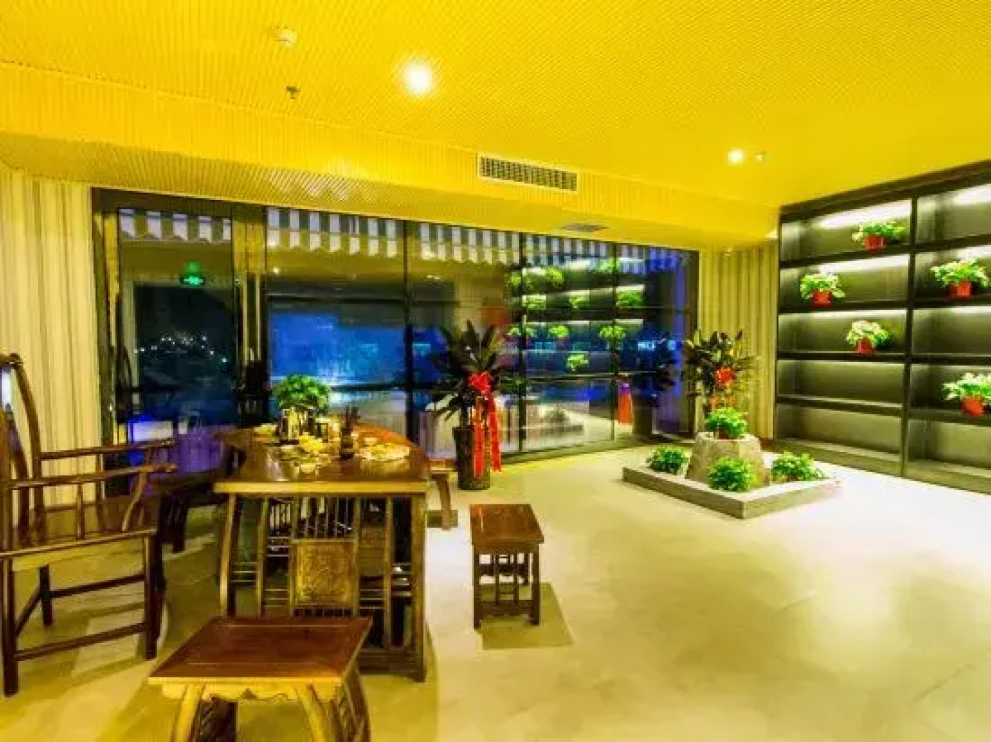 Yixian Sunshine Travel Inn (Xinxiang Hongmen University Town Branch)