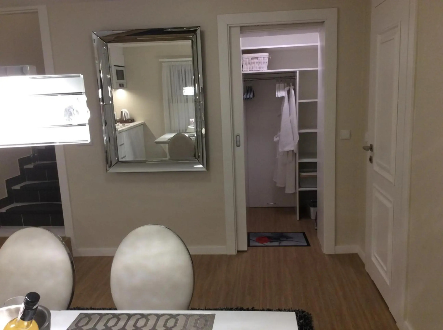 Apartament z prywatnym, krytym basenem