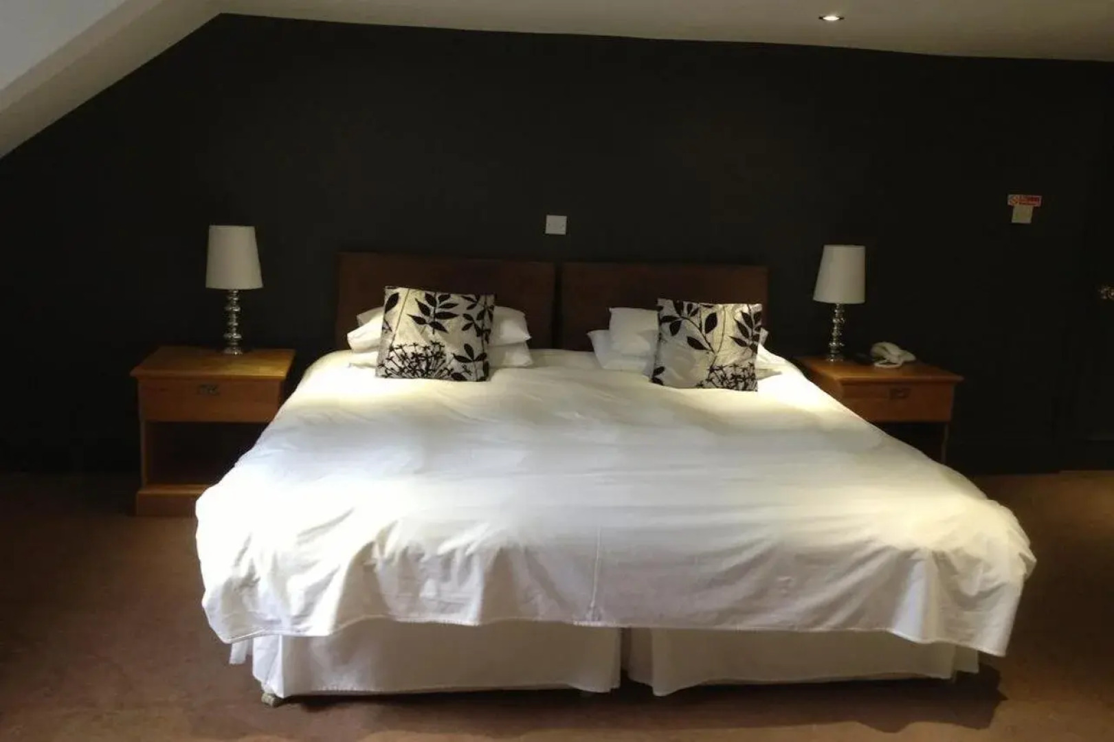 Sir William Fox Hotel