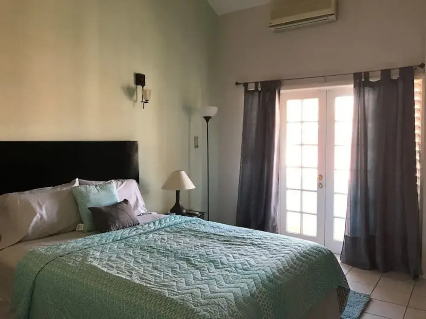 Naturesview Castle B&B