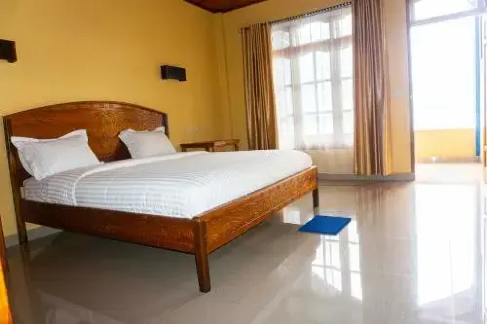 Reggae Guest House Tuktuk