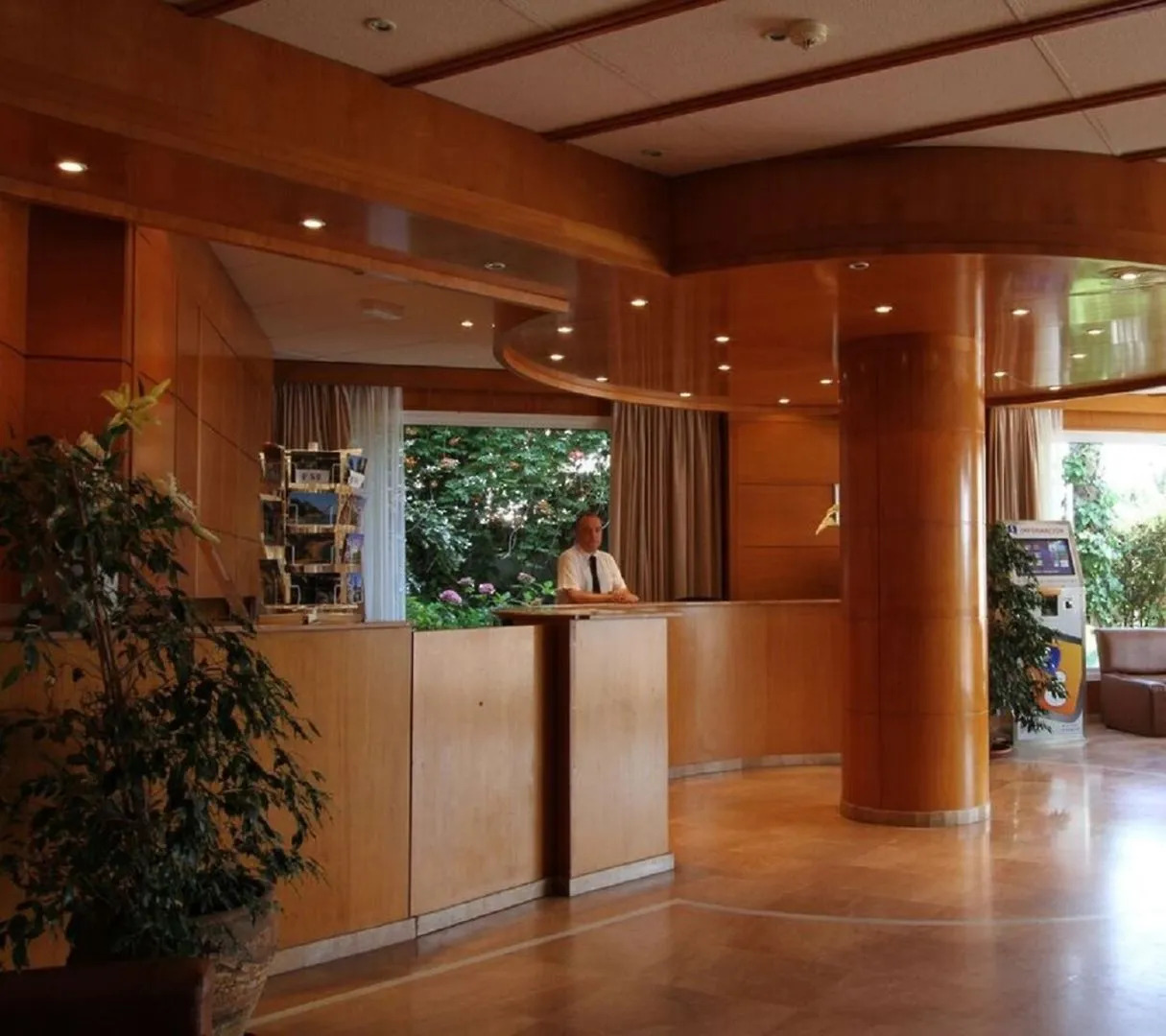 Отель Gran Garbi Mar