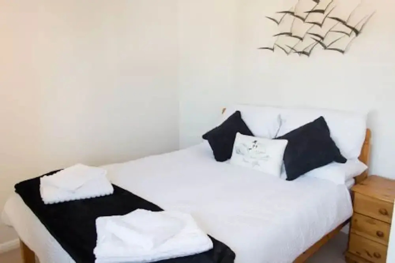 Host Stay Quayside Cottage