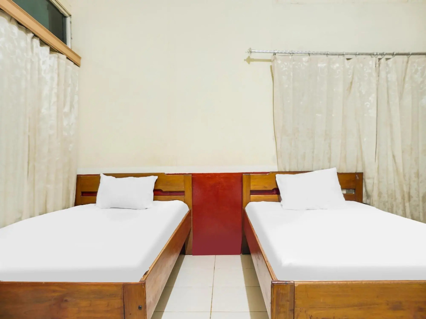 SPOT ON 91833 Hotel Anggrek Daqu Syariah Kapuas