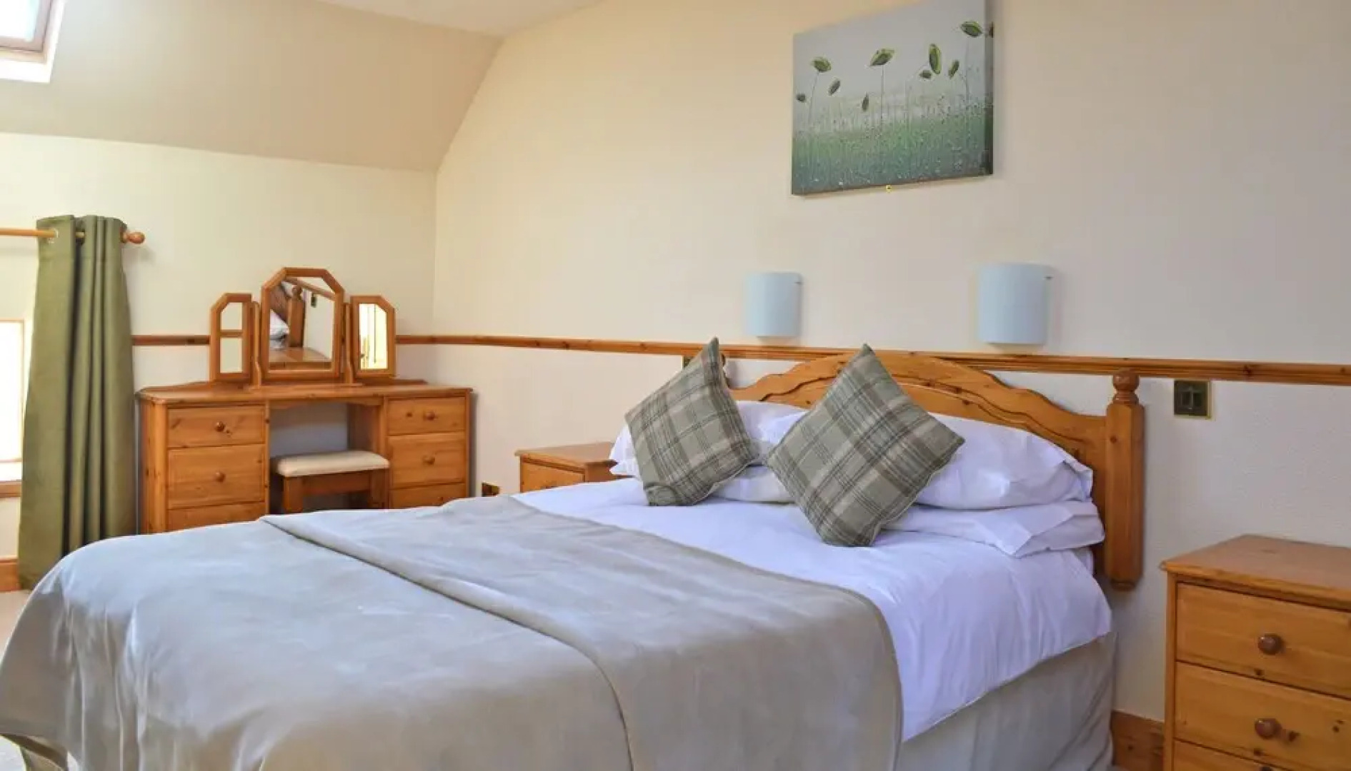 Tomich Holidays Courtyard Cottage