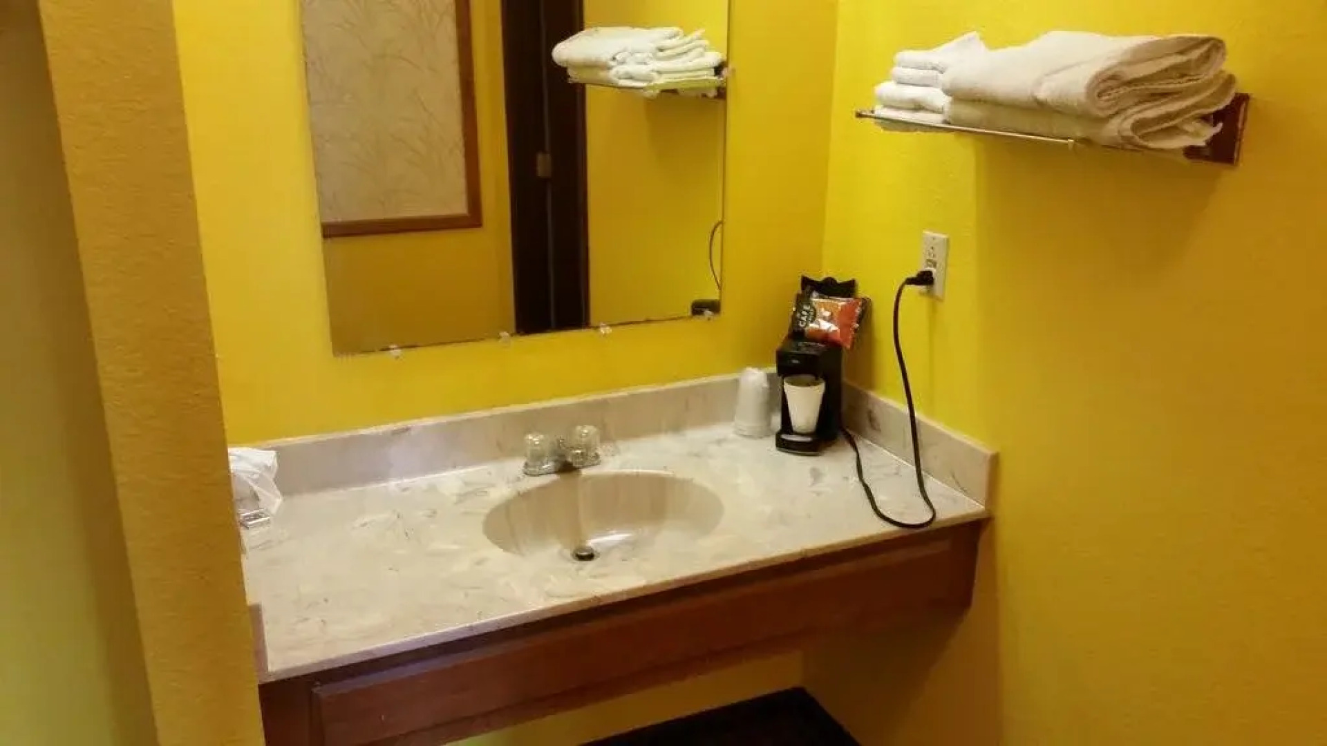 Land Of Ahs Motor Inn