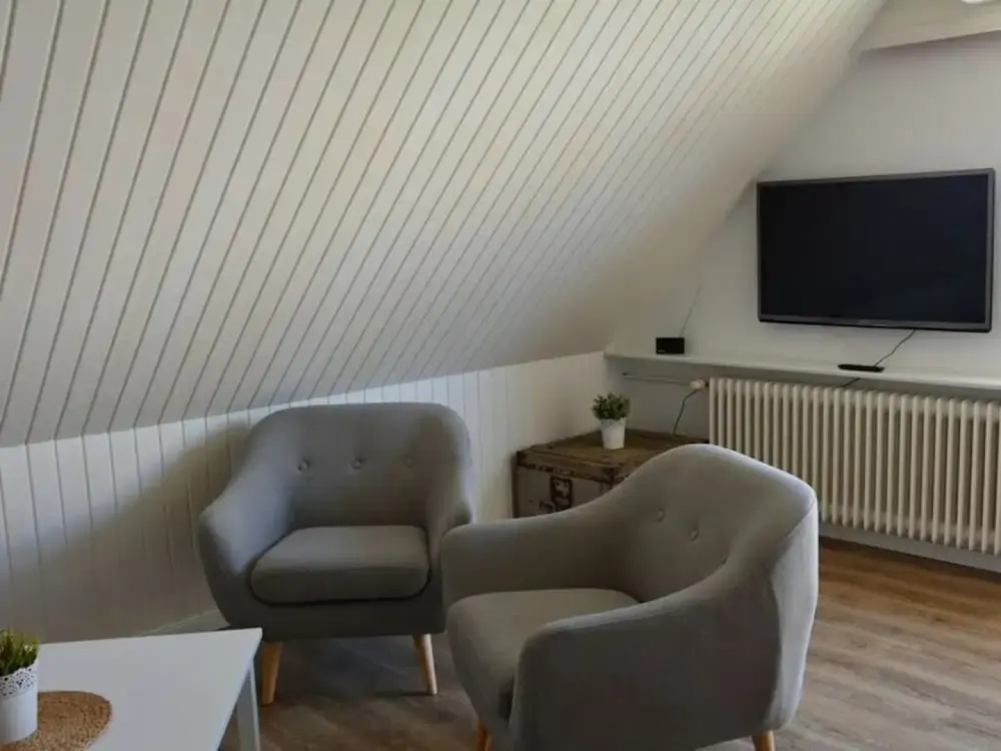 Langeness Modern Retreat