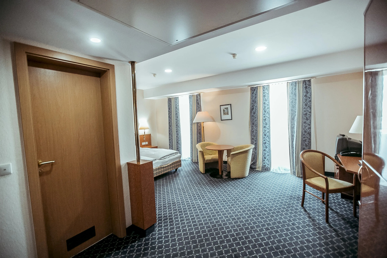 Шодлик Палас