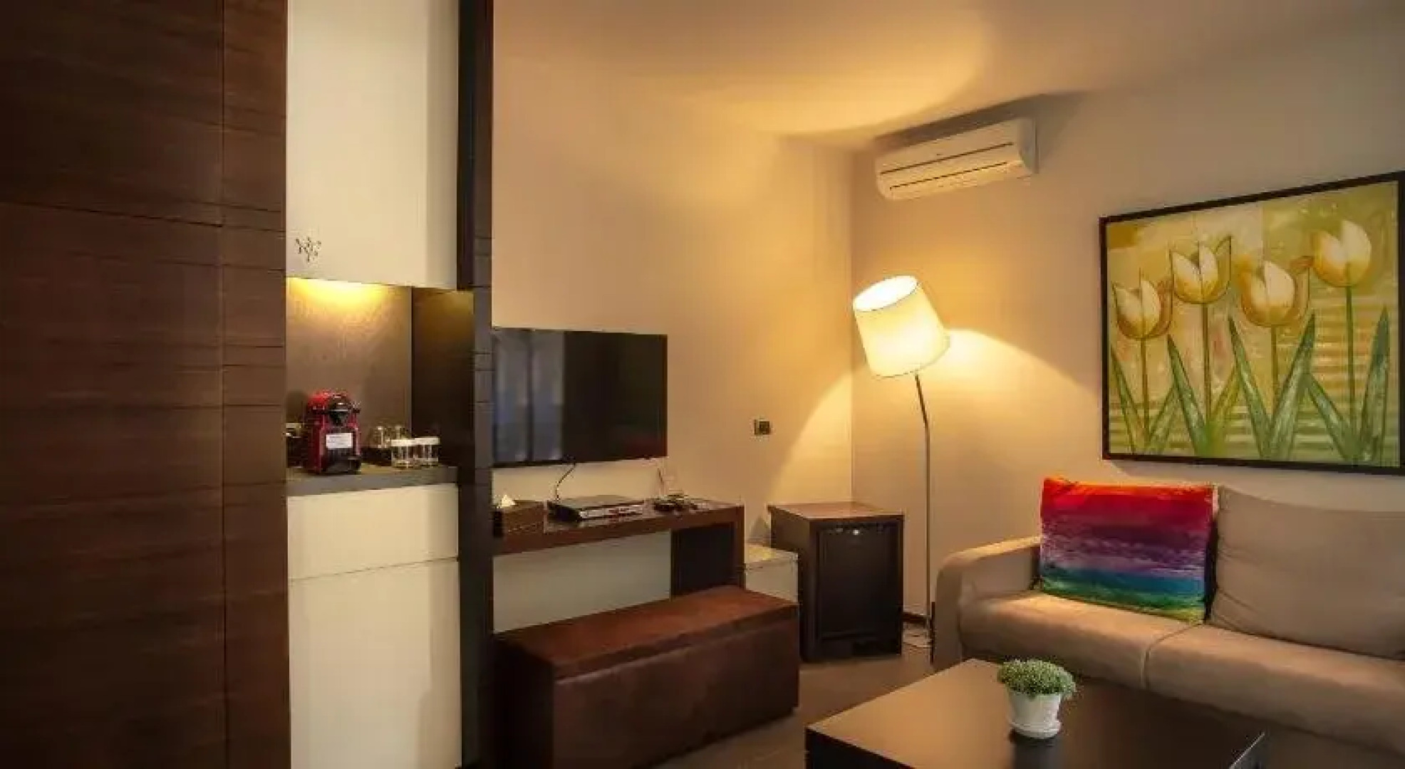 Eleven Hotel