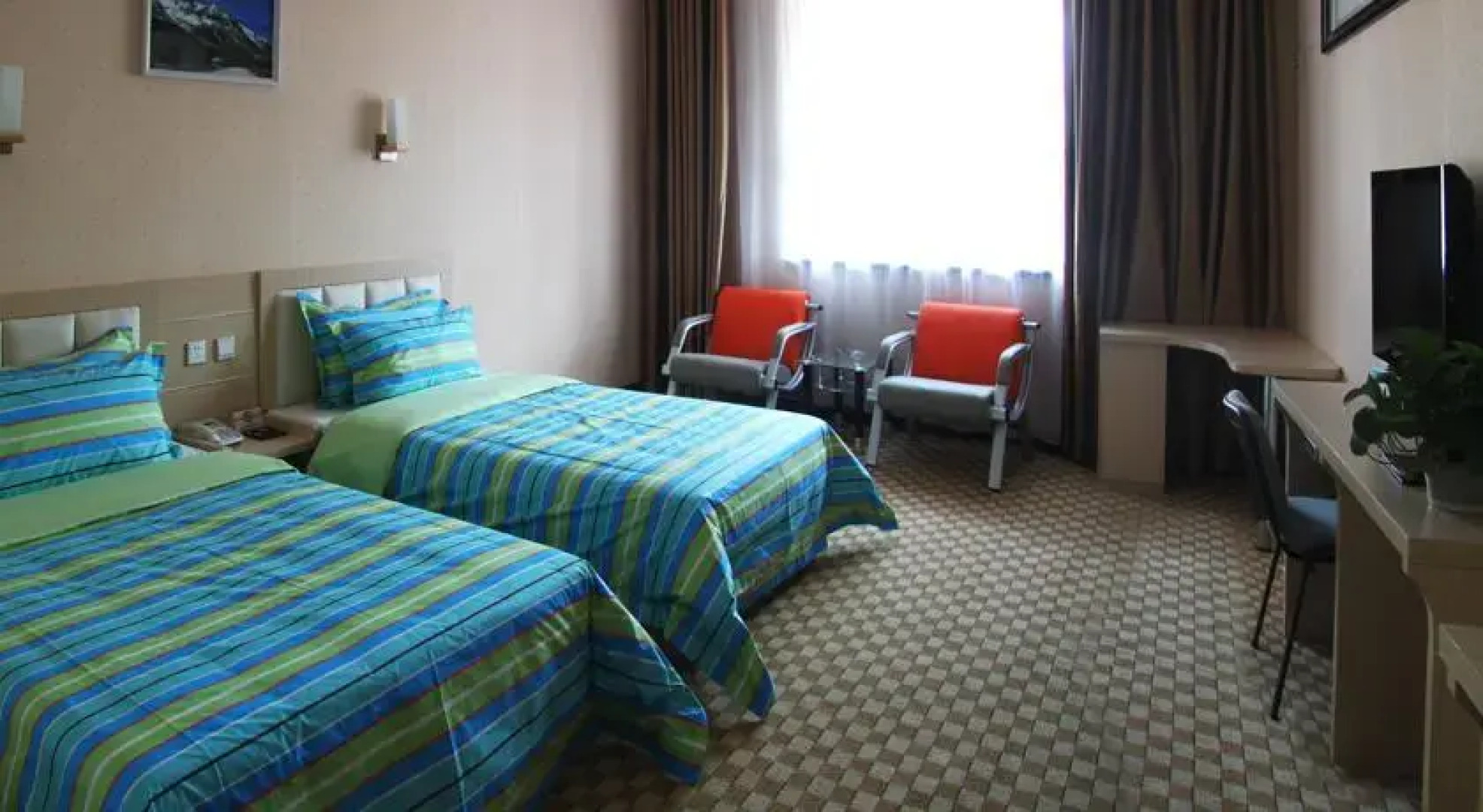 Super 8 - Kashi Old Town