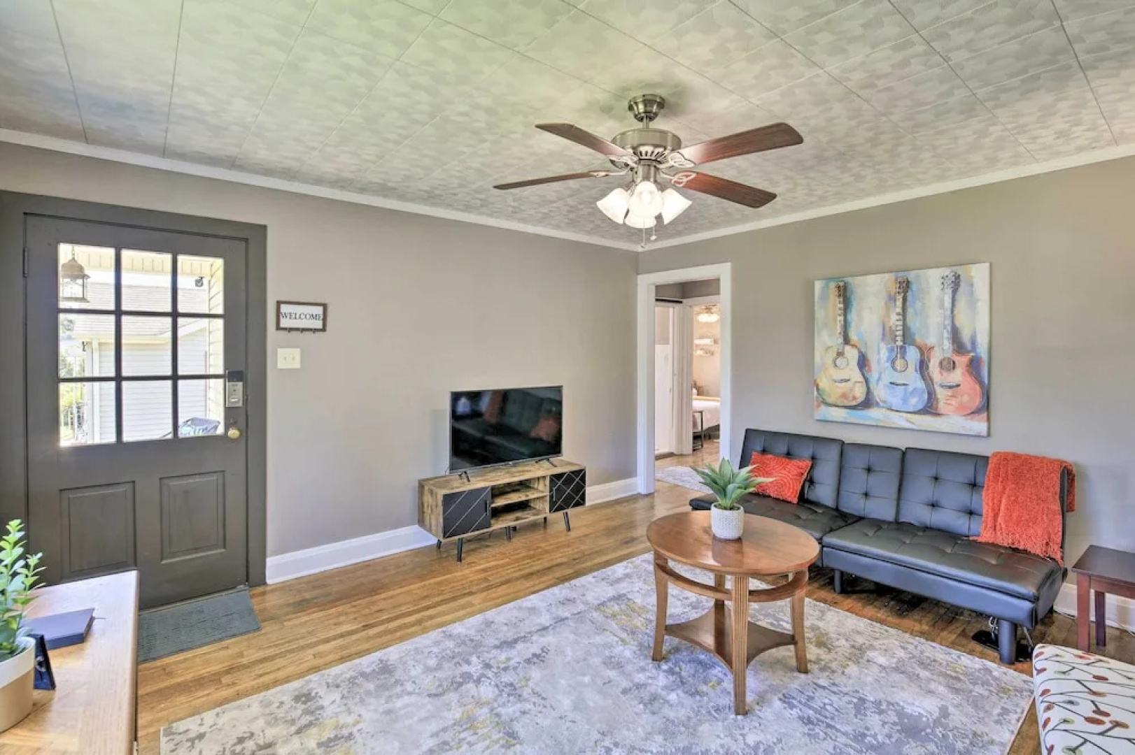 Cozy Cottage Near Dtwn Dining, Walk to Casino